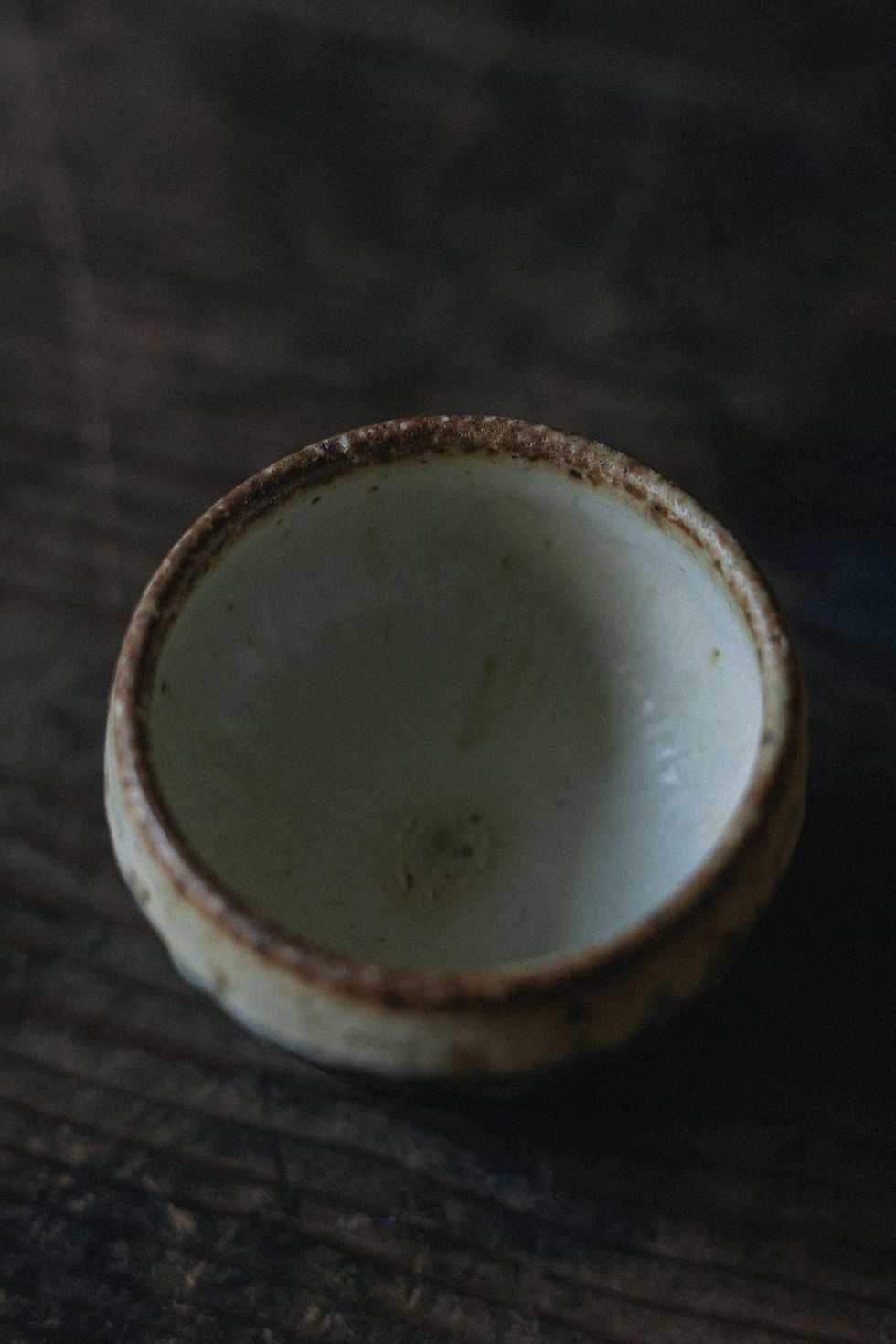 サムネイル： アンティークブラック丸お猪口Antique Black Round Sake Cup