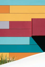Minimalistische urbane Fotografie von Guido Klumpe in blau rot weiß gelb schwarz grün türkis