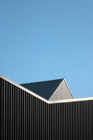 Minimalistische urbane Fotografie von Guido Klumpe in blau rot weiß gelb schwarz grün türkisLines and forms.jpeg