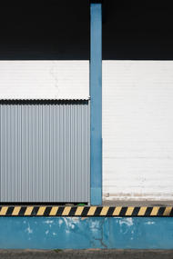 Minimalistische urbane Fotografie von Guido Klumpe in blau rot weiß gelb schwarz grün türkis