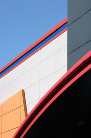 Minimalistische urbane Fotografie von Guido Klumpe in blau rot weiß gelb schwarz grün türkis