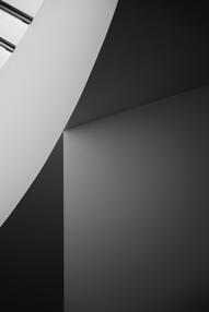 Abstrakte Architekturfotografie in schwarz weiß