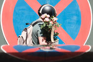 Street Fotografie von Guido Klumpe. Mann vor Parkverbot