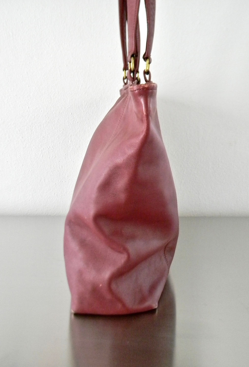 Thumbnail: Vintage Refurbished 90s Coach Limited Edition Berry Leather Light Tote