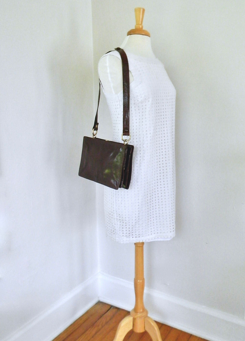 Thumbnail: Refurbished 70s Vintage Bottega Veneta Mahogany Glazed Calfskin Shoulder Bag