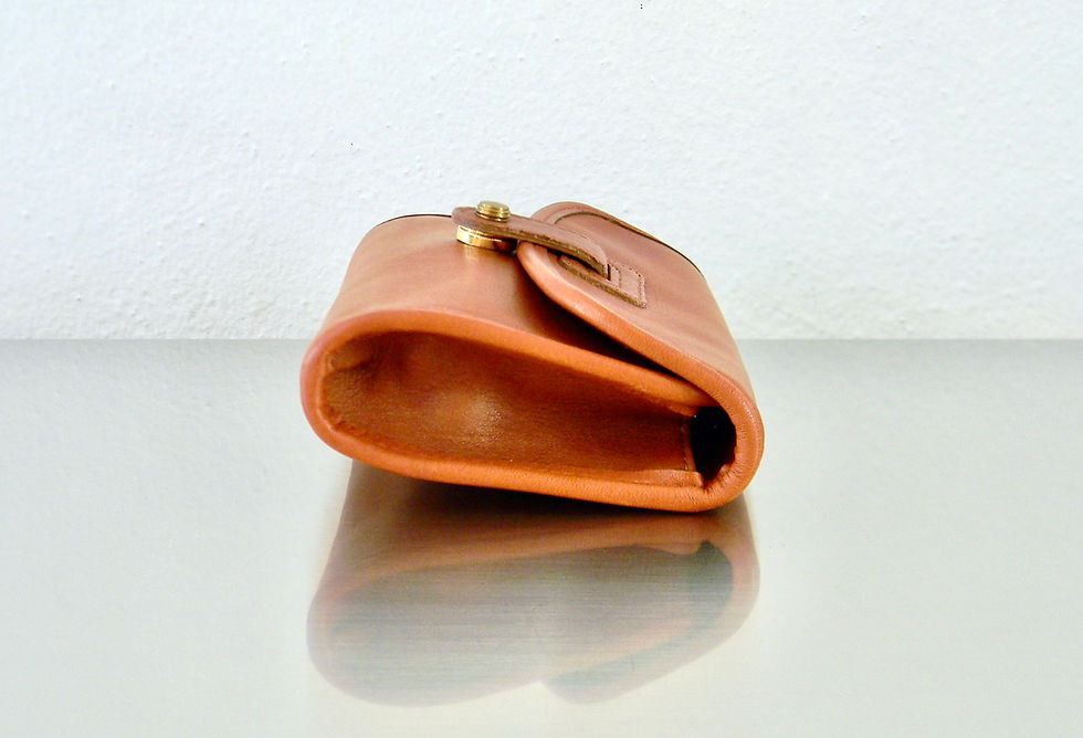 Thumbnail: Refurbished Vintage Early 90s Coach British Tan Leather Carnegie Clutch