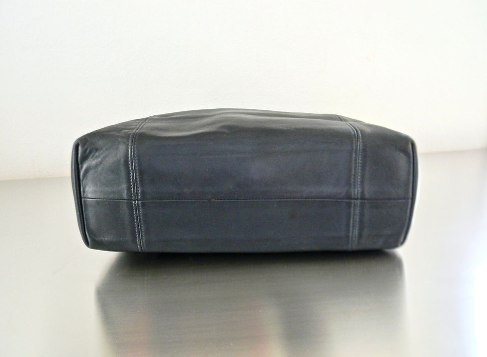 Thumbnail: Vintage Refurbished 90s Coach Navy Leather Light Tote