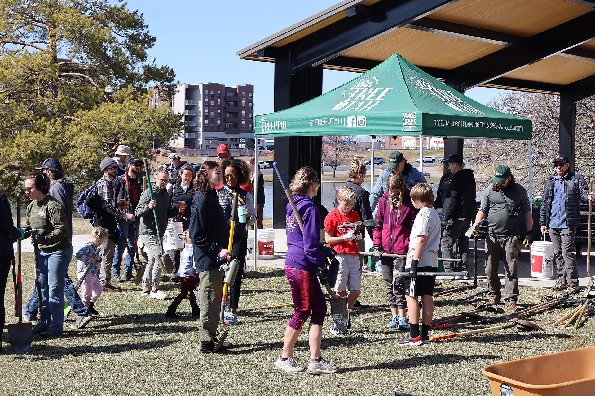 Volunteer Orientation at Mulch Madness