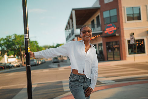 Senior Pictures 1-6 (1).jpeg