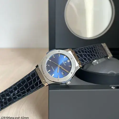 HUBLOT CLASSIC FUSION AZUL ETA J28195
