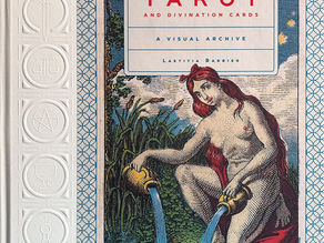 Tarot and Divination Cards: A Visual Archive by Laetitia Barbier (Author)