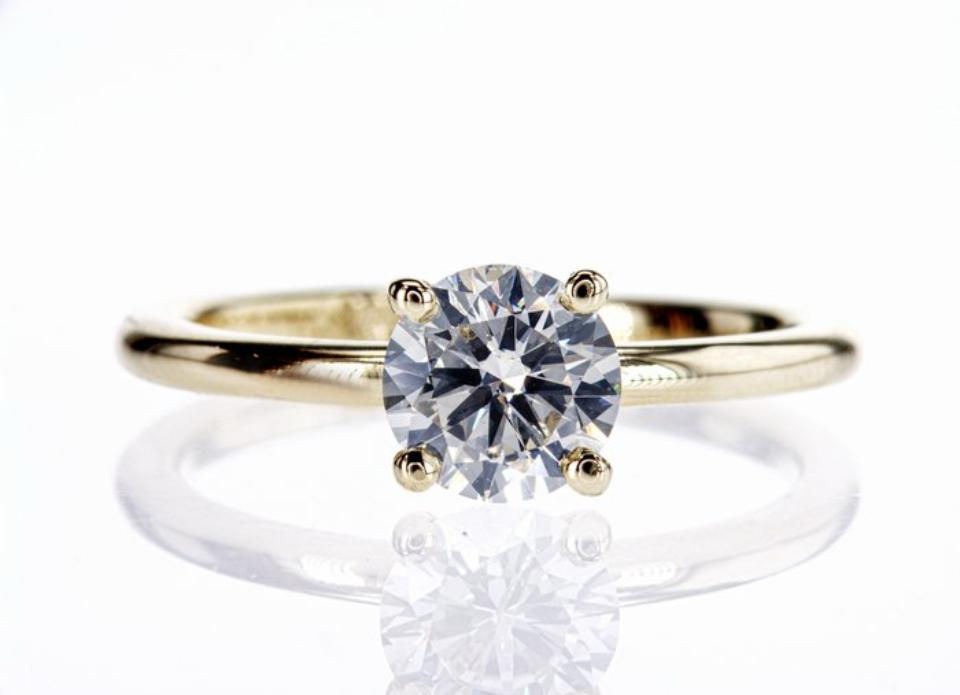 Miniatura: Solitario En oro amarillo de  1.01 ct. Antes 5500€. Ahorro.2000€ Ahora 3500€