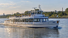 MS Karlsruhe auf dem Fluss.jpg