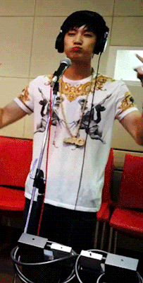tumblr_n8890kztmc1tf6iw9o2_250.gif
