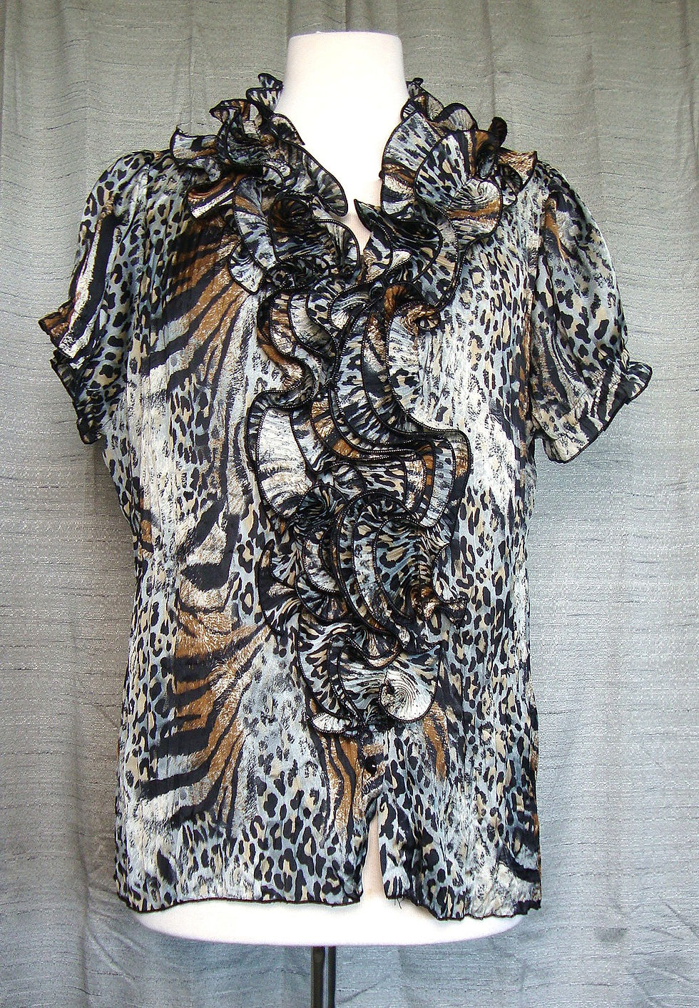 Dressbarn Women’s XL Animal Print Blouse with ruffle neck