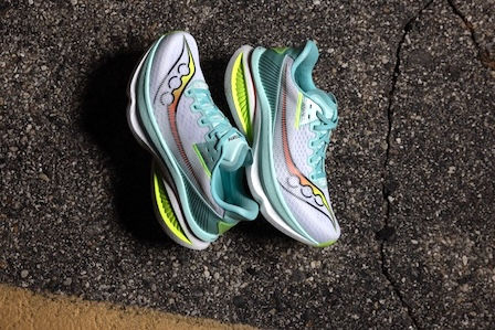 新鞋評測|Saucony Azura 實測:首對無碳韌彈泡棉、超輕透氣穩定!HK$1199性價比勝Evo SL年度最佳日常訓練鞋