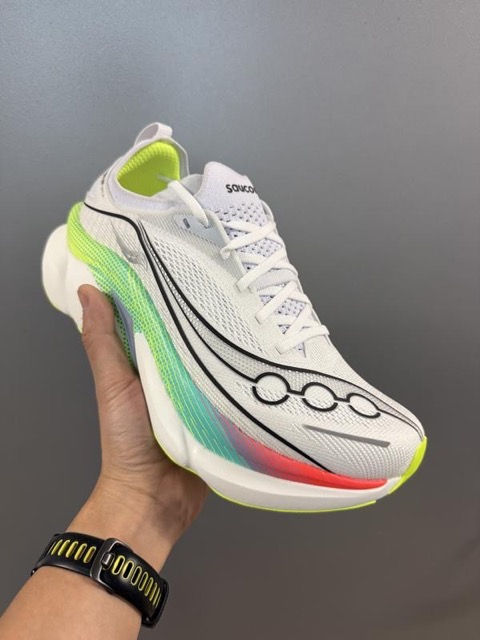 Shoe Review: Saucony Endorphin Elite 3 – Controlled Chaos at Race Pace