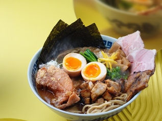 灣仔拉麵|魚雷沾麵推出兩款夏日新作「TKM 慢煮叉燒鹽拌麵」與「男盛魚雷拉麵」,食拉麵都可以高蛋白質