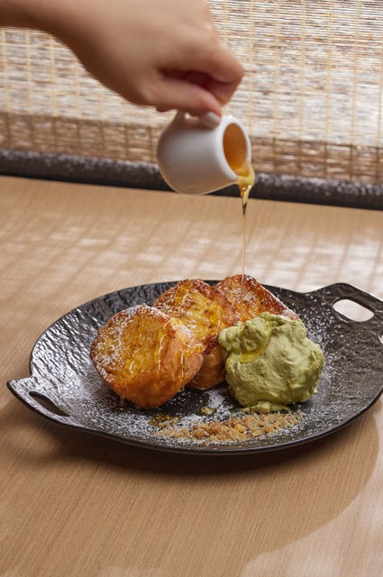 濃厚鐵觀音忌廉・半熟法式吐司配蜂蜜、果仁