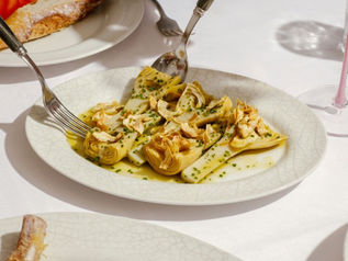 春季限定｜中環 La Petite Maison 全新南法春日菜單：紅蝦、海膽、雅枝竹 時令食材！清新地中海時令海岸風味 