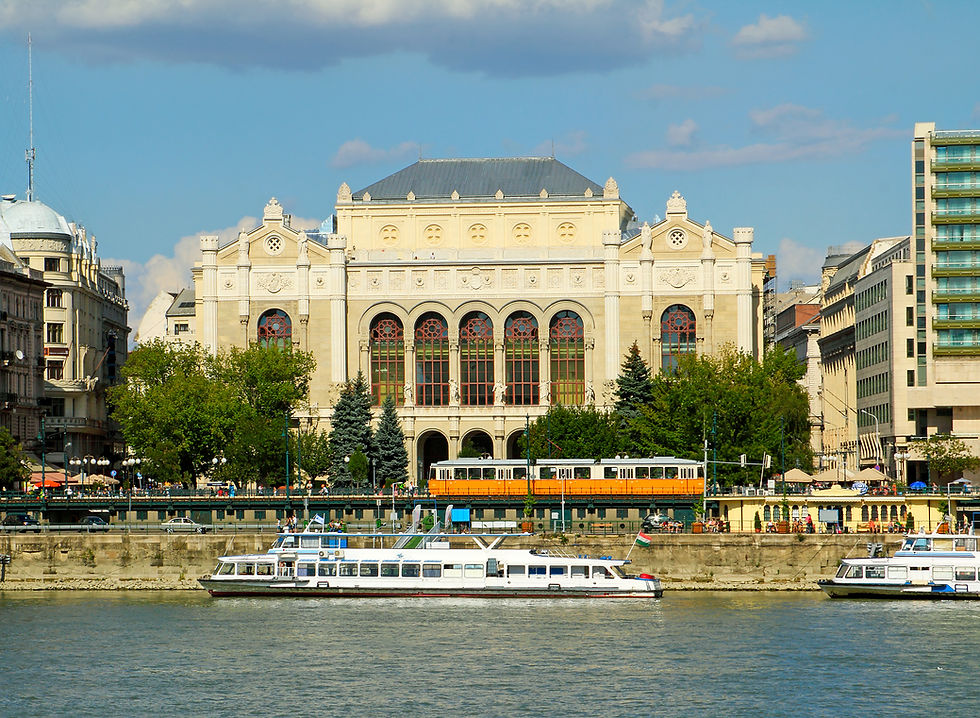 The Pesti Vigadó concert Hall on the Danube Bank in Pest, source: licensed picture from Shutterstock