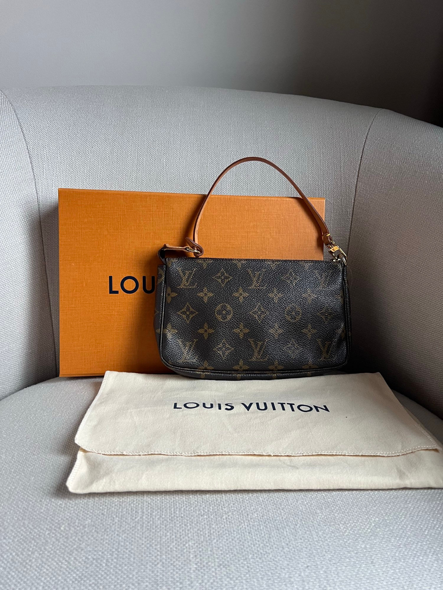 Louis Vuitton Pochette