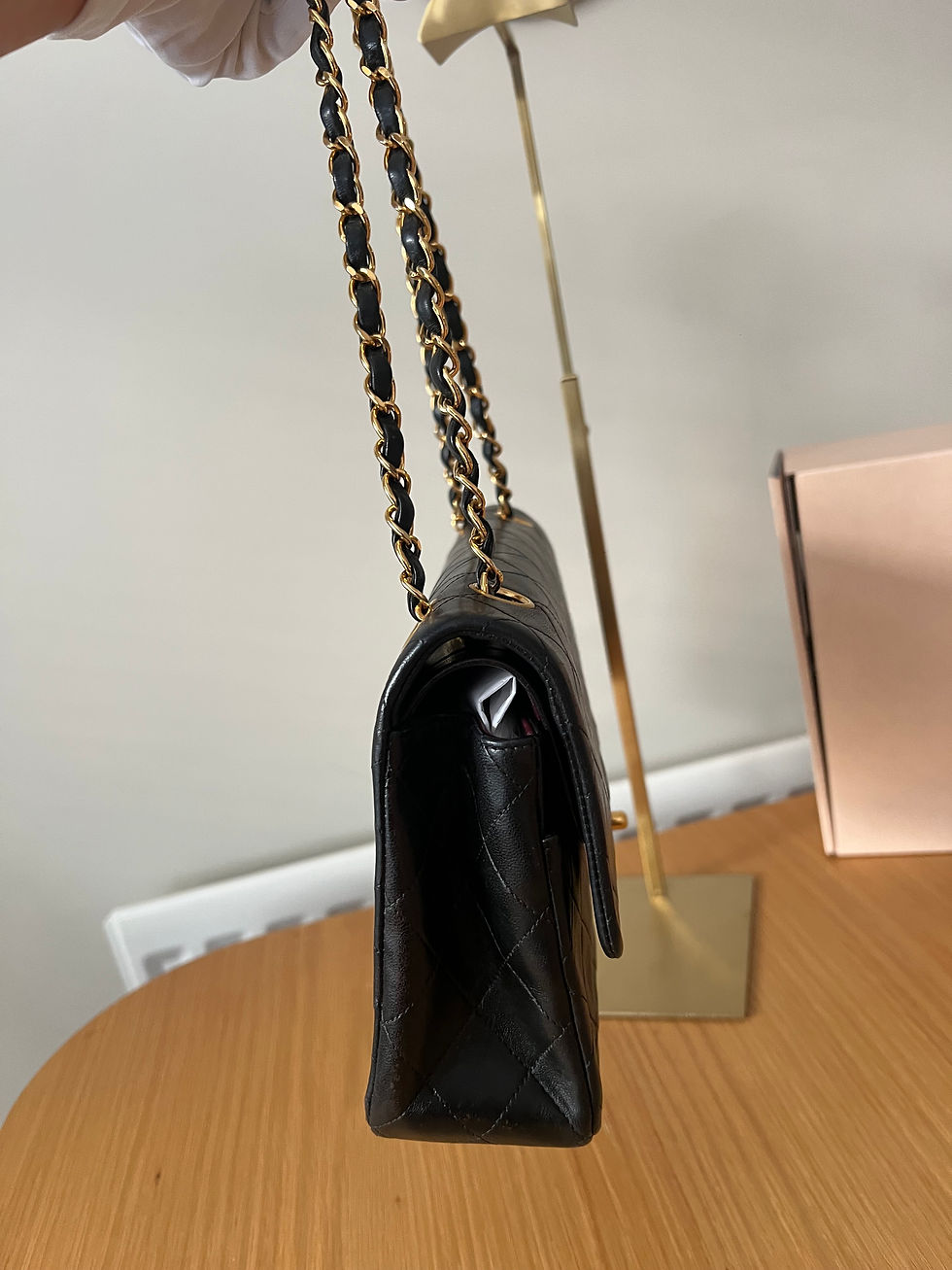 Thumbnail: Vintage Chanel Medium Classic Flap