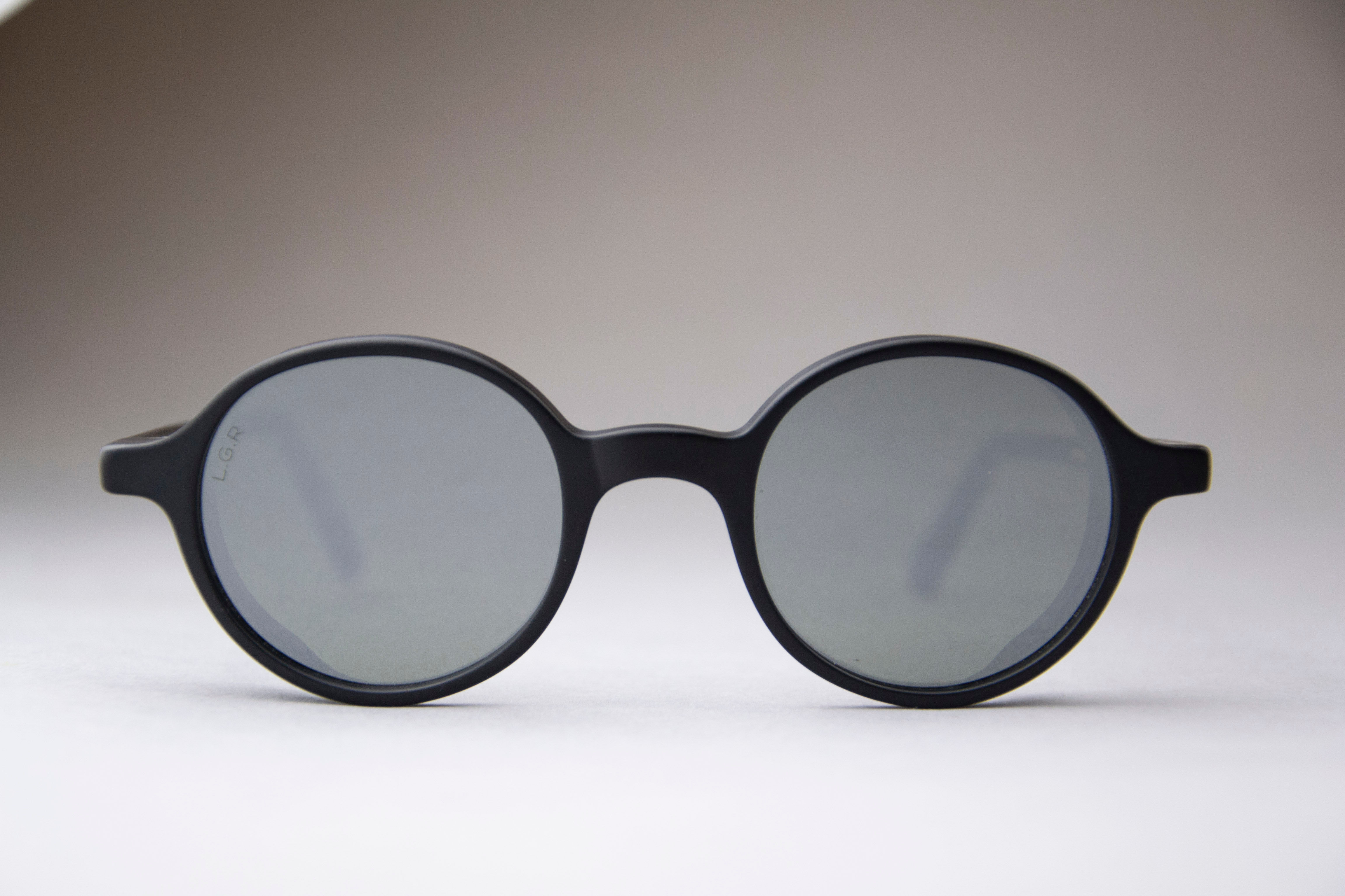 L.G.R.  Reunion Explorer