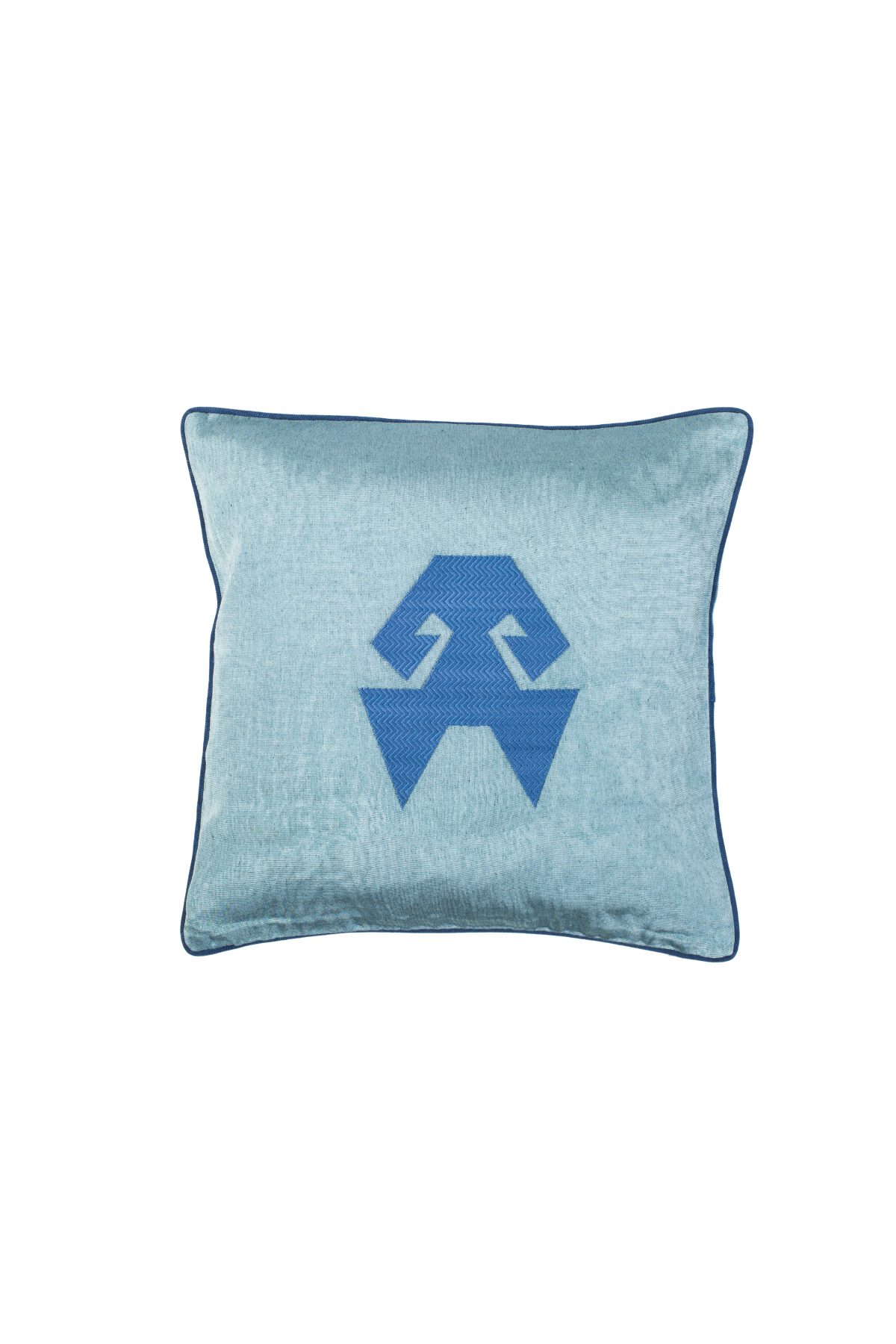 Kutnu İpek Nakışlı Açık Mavi Kırlent – Eli Belinde Motifi