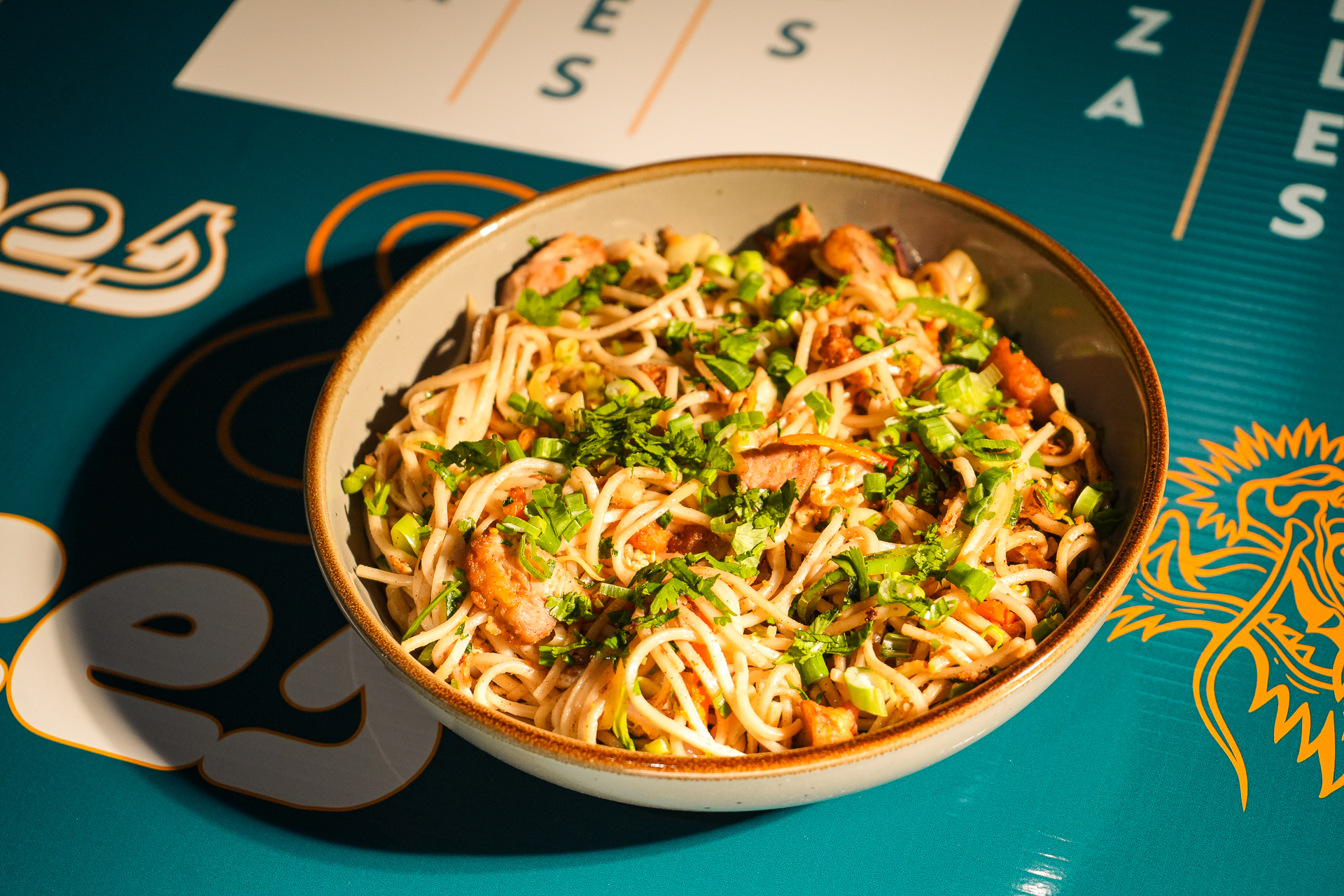 Hakka Noodles from Spices and Slices