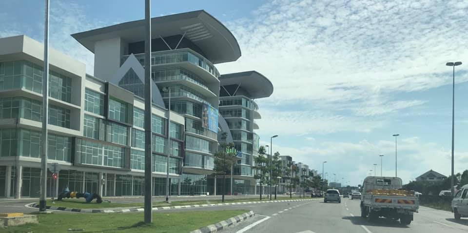 Thumbnail: Exclusive Shop Facing Jalan Tun Jugah