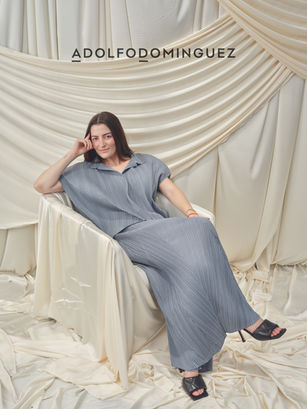 Adolfo Domínguez presenta AQUA: la fluidez como nuevo lenguaje de la moda