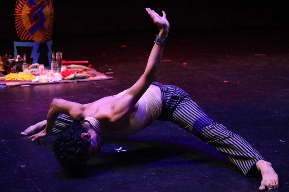5:30pm / Thurs Contemporary Dance - BEG/INT w/Mario