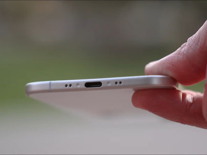 新たなiPhone 17 Airのダミーモデル、USB位置とデザインの変化に注目