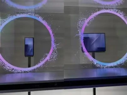 Samsungの三つ折りスマホのプロトタイプを公開