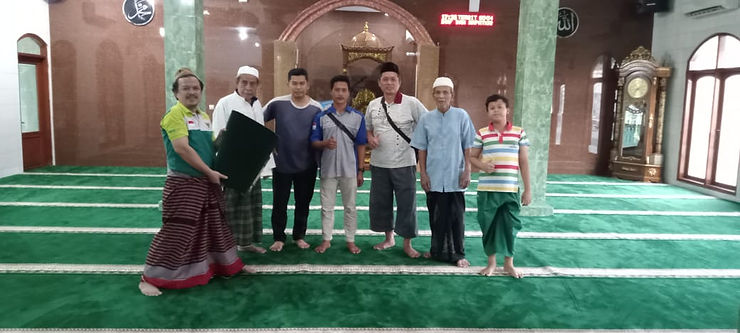 selesai Pemasangan Karpet Masjid Turki