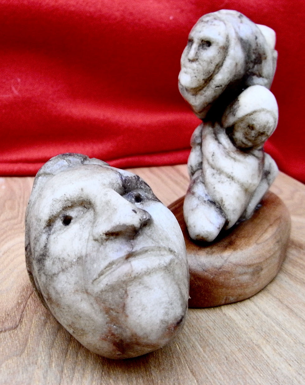 Alabastine figures.