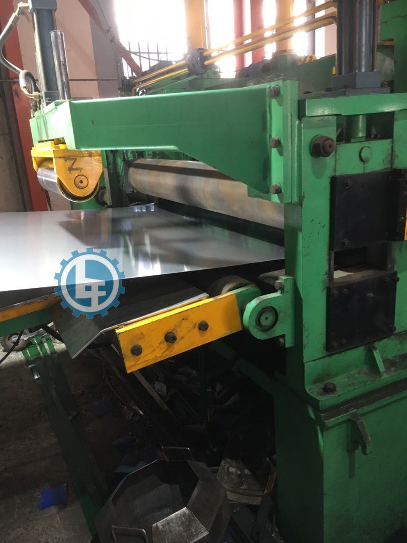 Máy Cắt tấm inox