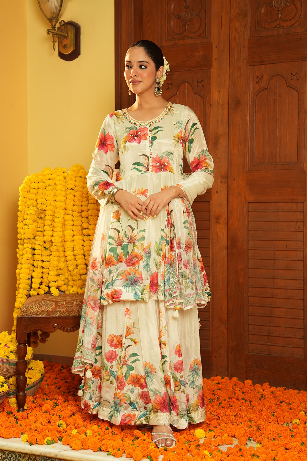 Ivory Floral Organza Anarkali Kurta Set (M to XXL)