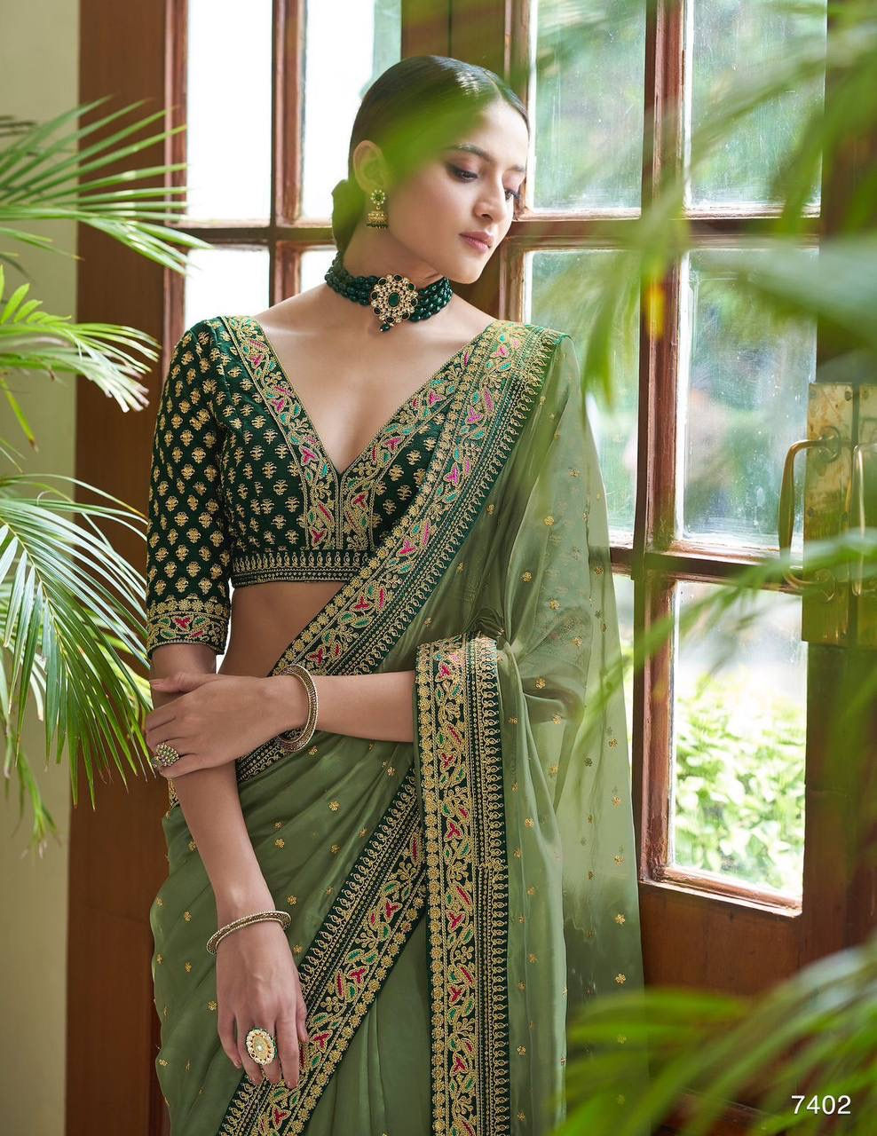 New Super HiT Designer Saree with Fully stitched blouse