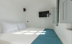 Petite double room with Caldera view-2