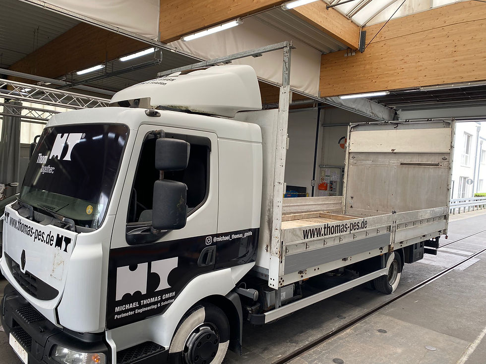 Michael Thomas_Werbefolierung für Crashtest_02