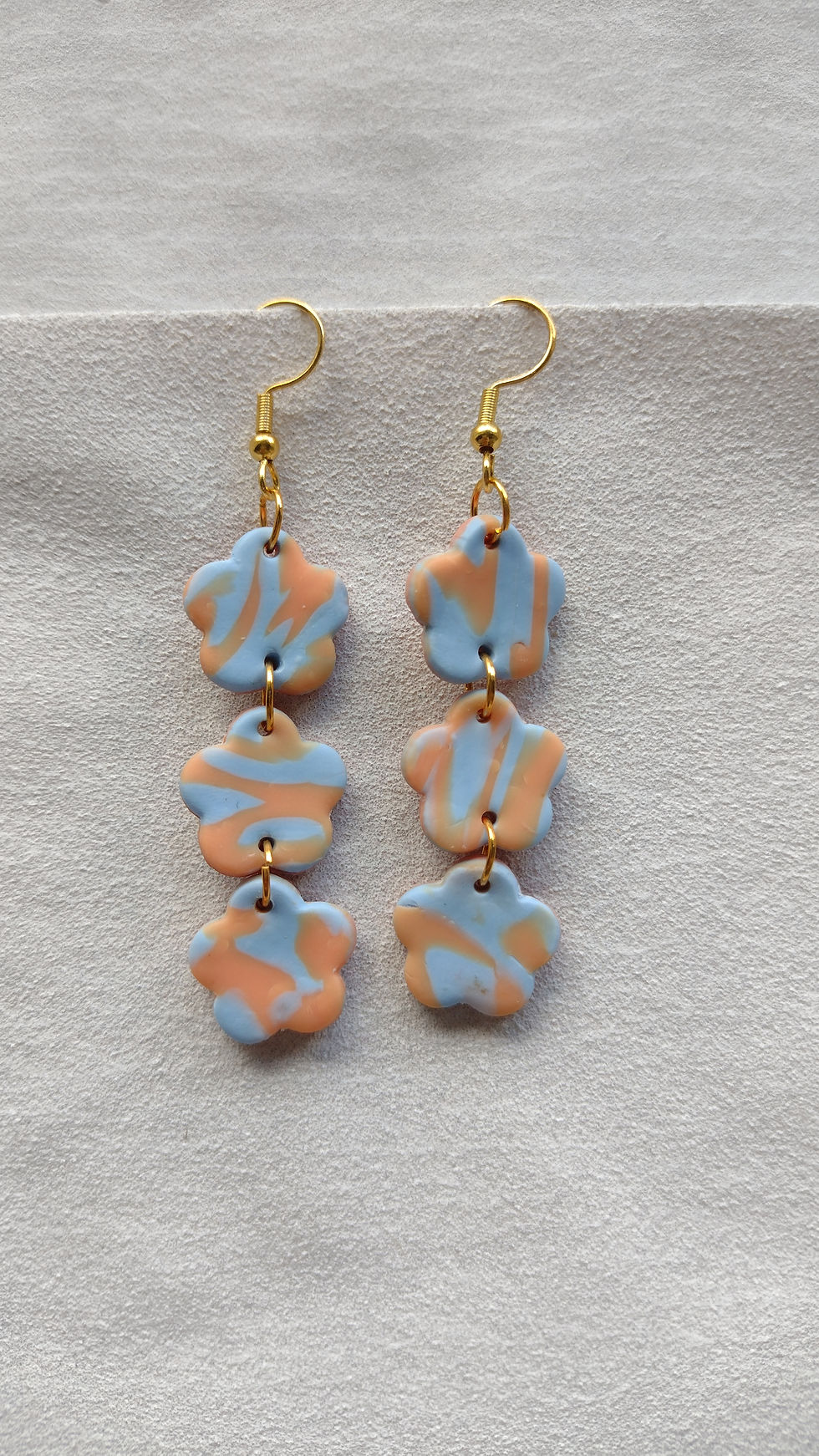 Thumbnail: Daisy Chain - Blue and Orange