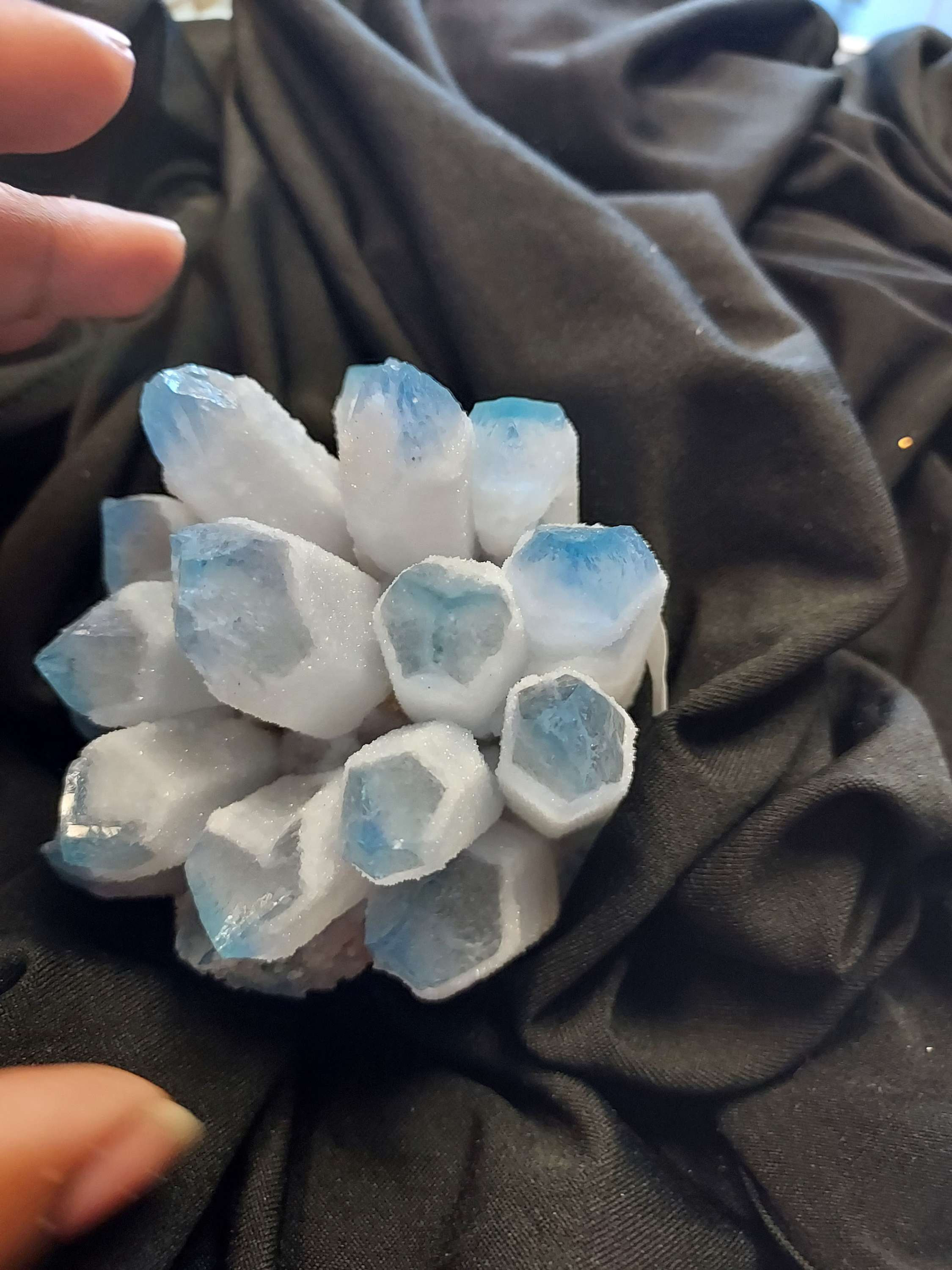 Blue quartz cluster