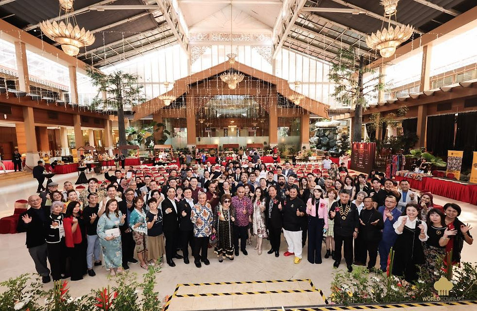 A group photo with the Press Conference attendees to commemorate the Press Conference of the World Top Gourmet Awards 2025.