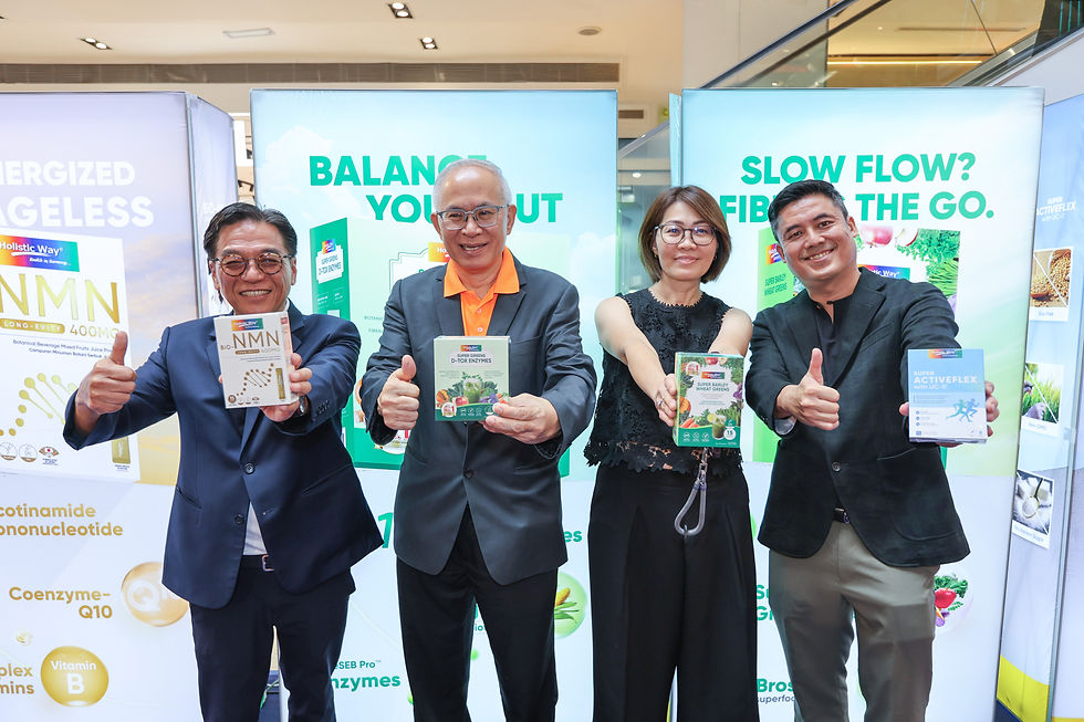 JR Life Sciences 董事经理 Mr. Ricky Ong、Holistic Way 有限公司董事 Mr. Jeffrey Kee、Guardian 商业保健部门主管 Sheryn, 柏威年广场市场部高级经理 MR Lee CH