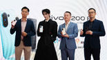 vivo X200 FE正式发布, mini尺寸旗舰实力，一手掌控 — X 系列首款轻巧长焦旗舰手机集高级外观设计、蔡司联合影像技术与旗舰级性能于一体，小巧机身尽显无限可能，为充满活力与表达欲的年轻一代量身打造。
