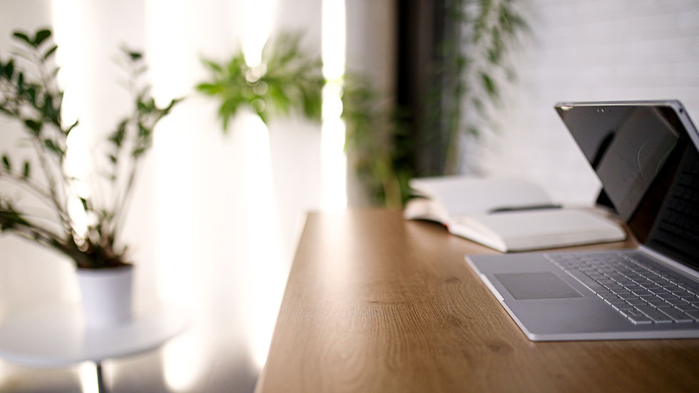 thestandingdesk-qMUr7Iq1Il4-unsplash.jpg