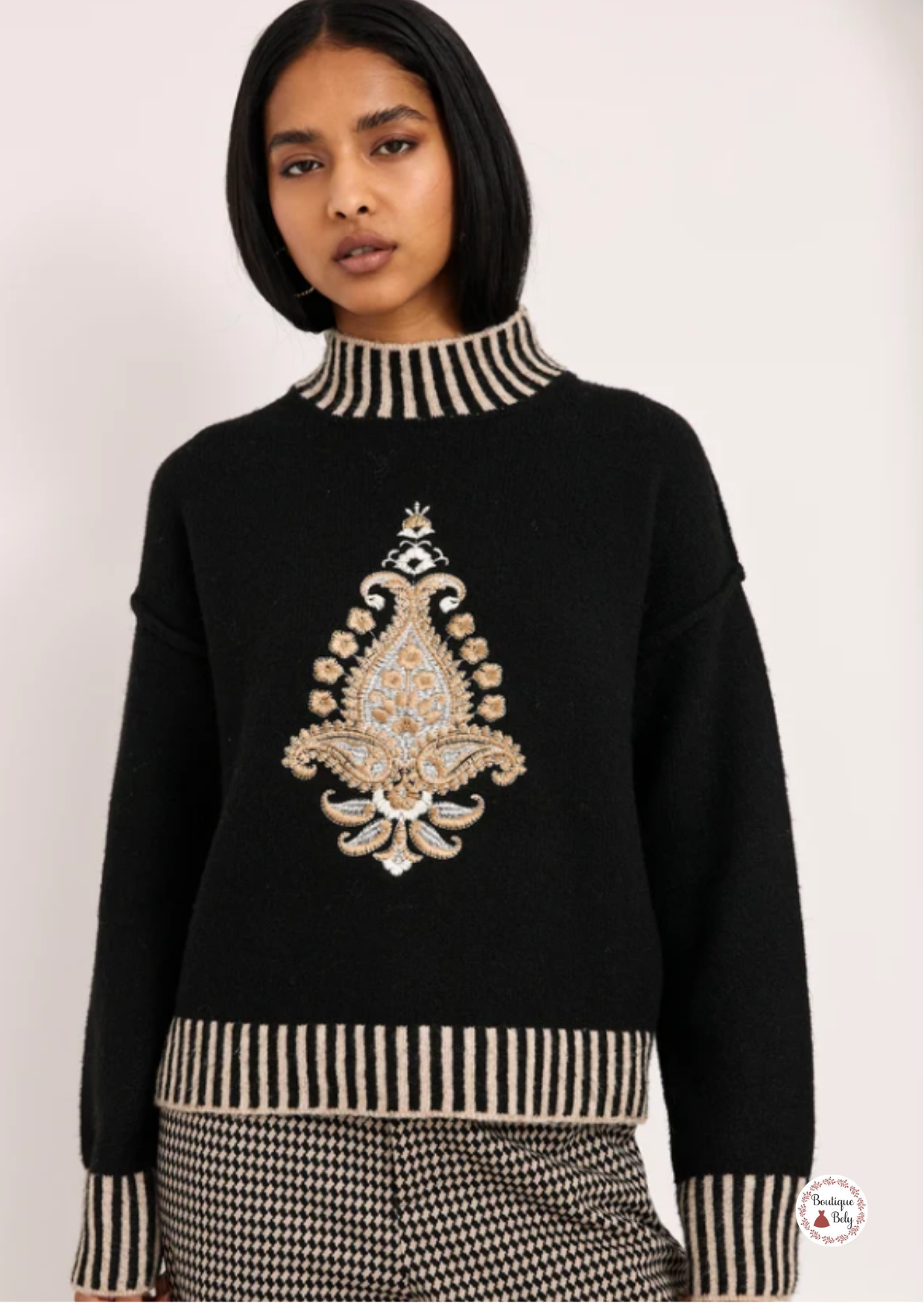 JERSEY MOTIVO PAISLEY BORDADO NEGRO NKN NEKANE