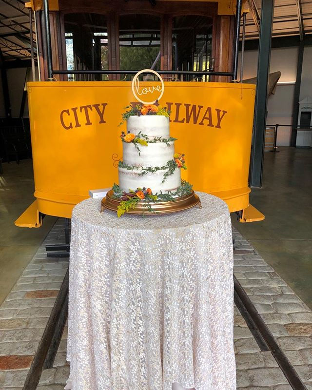 #nakedcakes #nakedweddingcakes